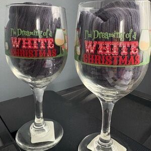Holiday Wine Glass Set - White Christmas Theme